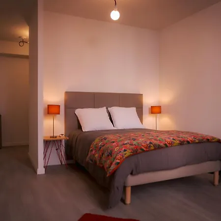 Daire La Parerie 2 *